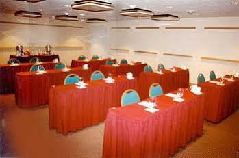 Fairbridge & Wayne Hotel 2*